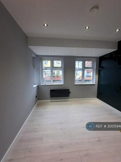 2 Bedroom Flat To Rent In Nelson Street, London, E6