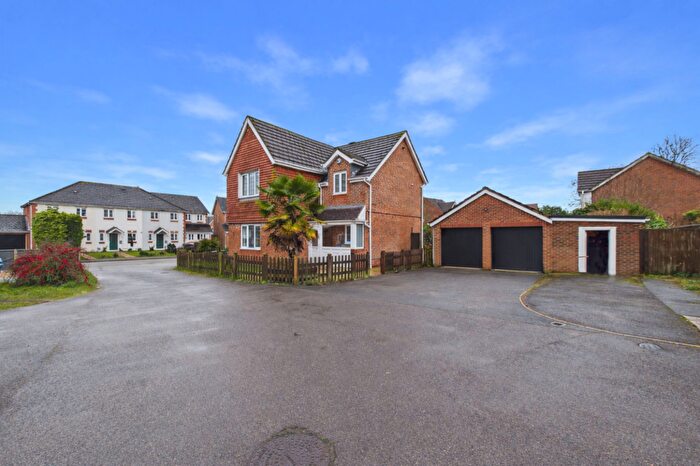 4 Bedroom Detached House For Sale In De Burgh Gardens, Tadworth, KT20