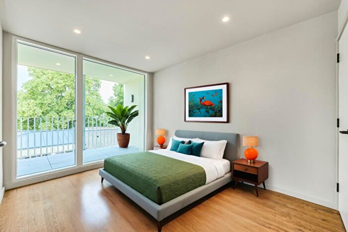 1 Bedroom Flat For Sale In Manor Park, Hither Green, London, SE13