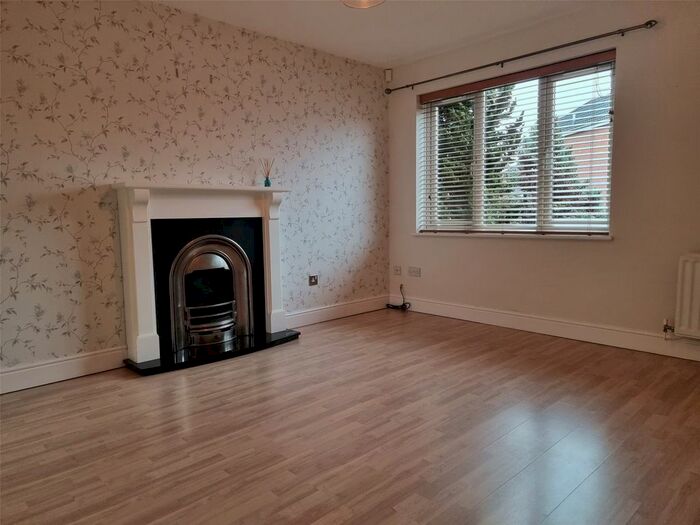 3 Bedroom Semi-Detached House To Rent In Honeysuckle Grove, Nottingham, Nottinghamshire, NG6