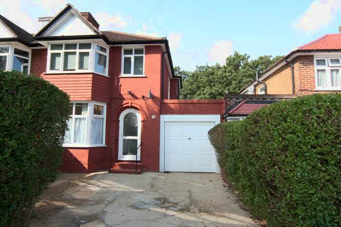 3 Bedroom Property To Rent In Woodland Rise, Greenford, UB6