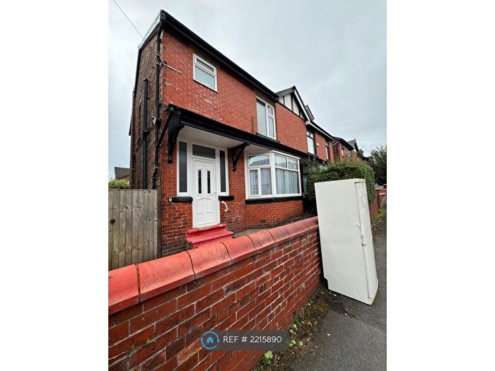 5 Bedroom Semi-Detached House To Rent In Hardman Avenue, Prestwich, Manchester, M25
