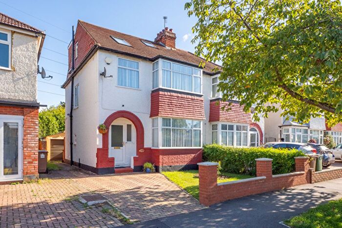 4 Bedroom Semi-Detached House For Sale In Hamilton Avenue, Cheam, Sutton, SM3