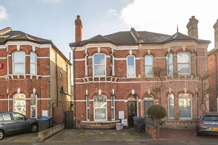 1 Bedroom Flat To Rent In Alexandra Road, Wimbledon, London, SW19