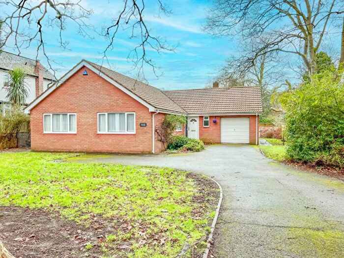 3 Bedroom Detached Bungalow To Rent In Low Road, Healing, DN41