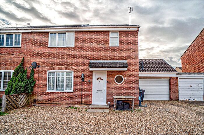 3 Bedroom Semi-Detached House For Sale In Selby Crescent, Freshbrook, West Swindon, Wiltshire, SN5