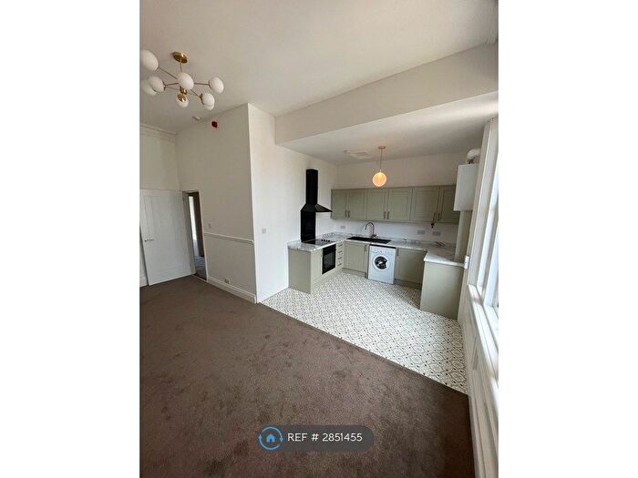 2 Bedroom Flat To Rent In Woodside, Sunderland, SR2