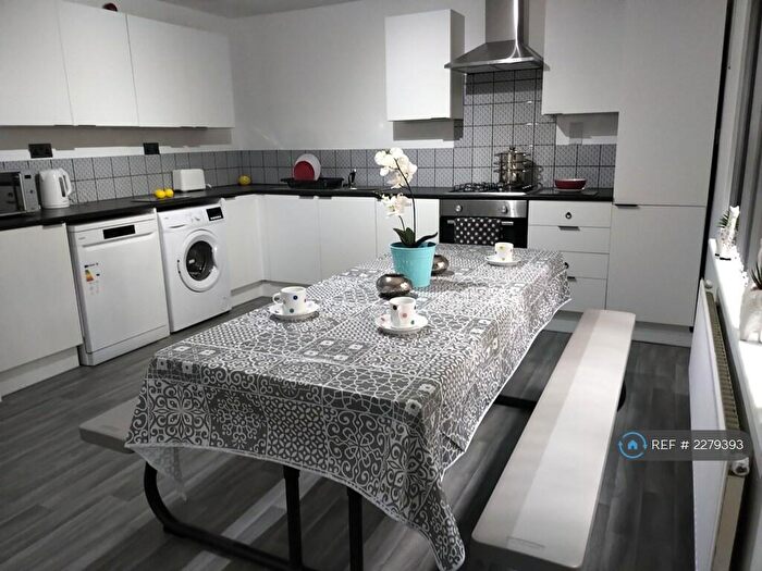 6 Bedroom Terraced House To Rent In Denison Court, Nottingham, NG7