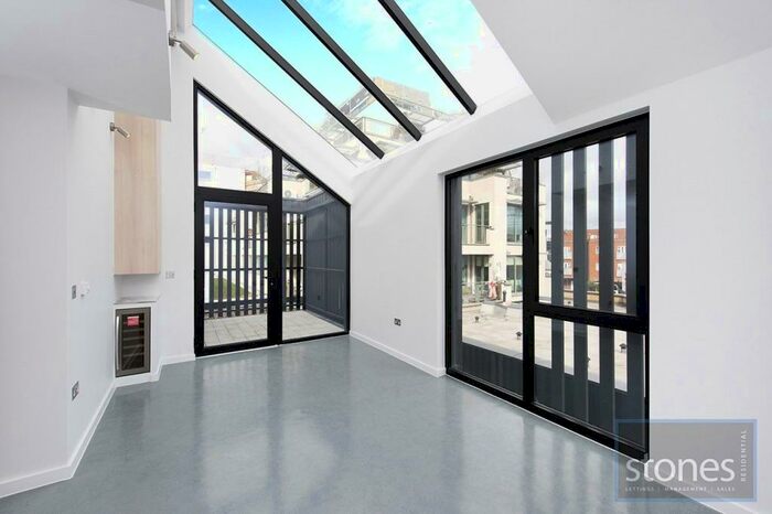 3 Bedroom Apartment To Rent In Holmes Road, London, NW5