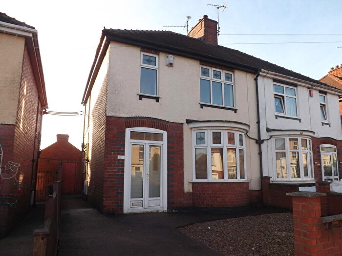 3 Bedroom Semi-Detached House To Rent In Oak Tree Road, Sutton In Ashfield, NG17
