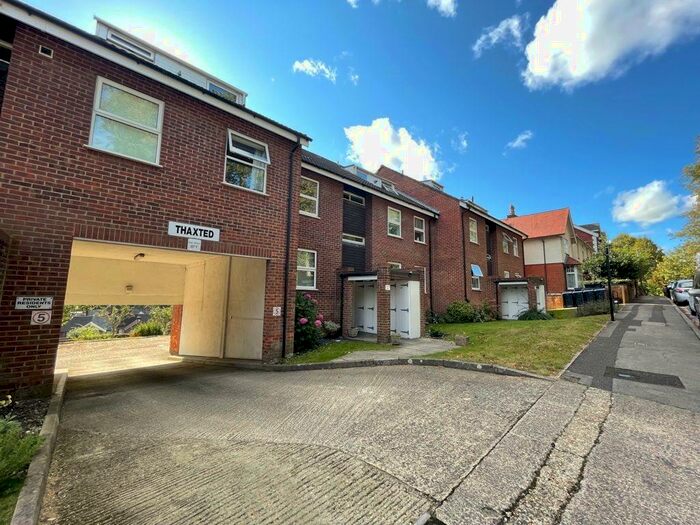 1 Bedroom Flat To Rent In Thaxted, Campbell Road, Salisbury, SP1