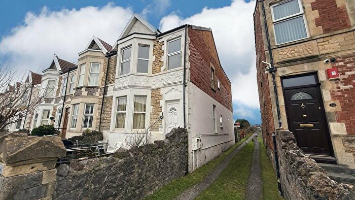 2 Bedroom Apartment To Rent In Mendip Road, Weston Super Mare, BS23