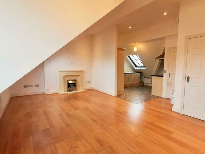 2 Bedroom Flat To Rent In Llandudno, LL30