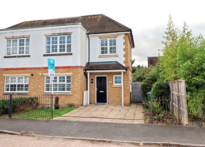 3 Bedroom Semi Detached House To Rent In Burwood Close, Hersham Village, KT12