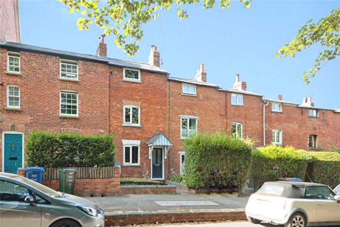 2 Bedroom Terraced House For Sale In Broughton Road, Banbury, Oxfordshire, OX16