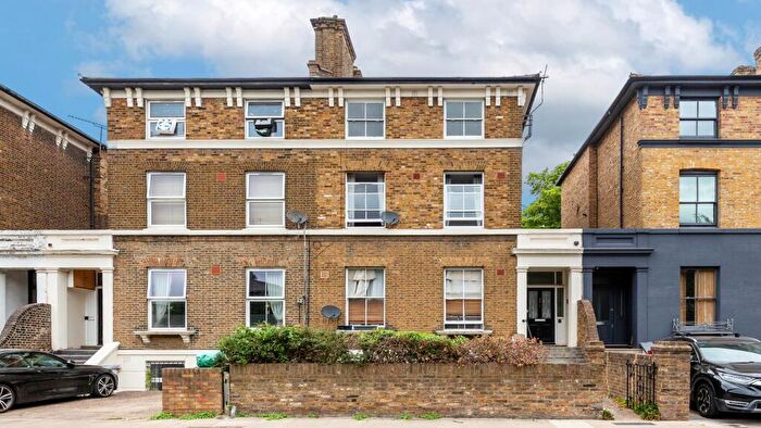 1 Bedroom Flat For Sale In Flat C, Richmond Road, Hackney, London, E8