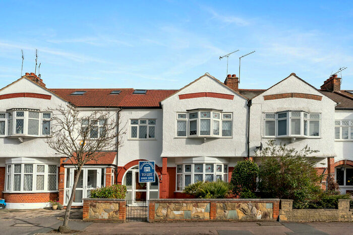 4 Bedroom Terraced House To Rent In Chestnut Drive, Wanstead, E11