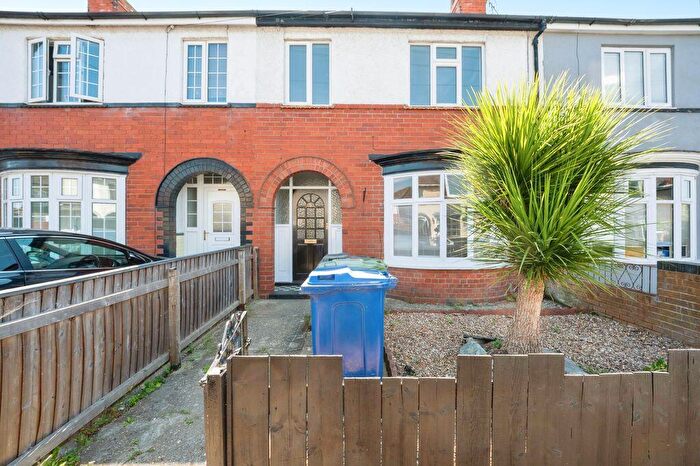 3 Bedroom Terraced House For Sale In Escart Avenue, Grimsby, DN32