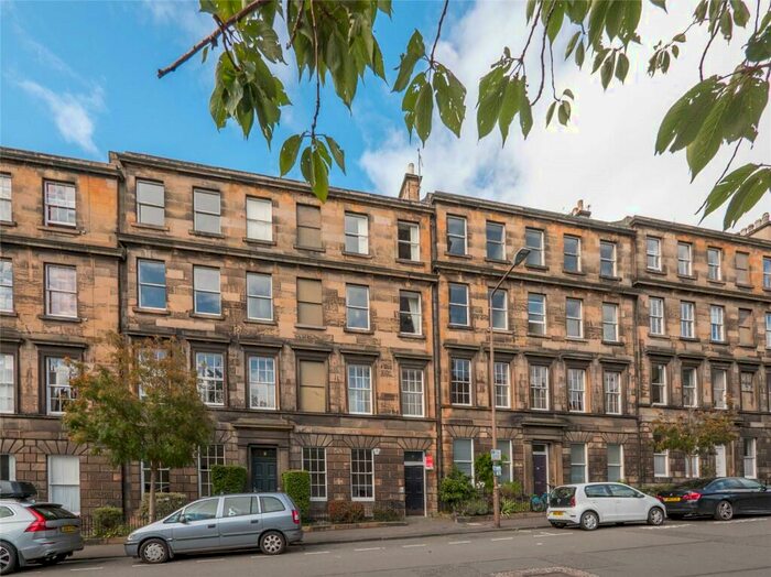 4 Bedroom Flat To Rent In Lutton Place, Edinburgh, EH8