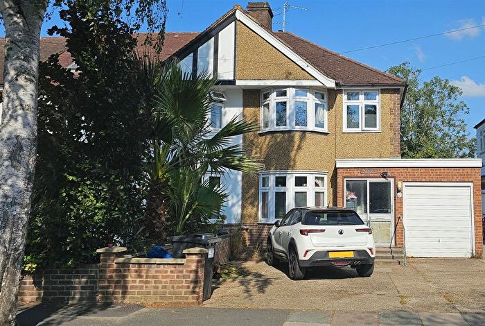 3 Bedroom Semi Detached House For Sale In Waverley Avenue, Whitton, TW2