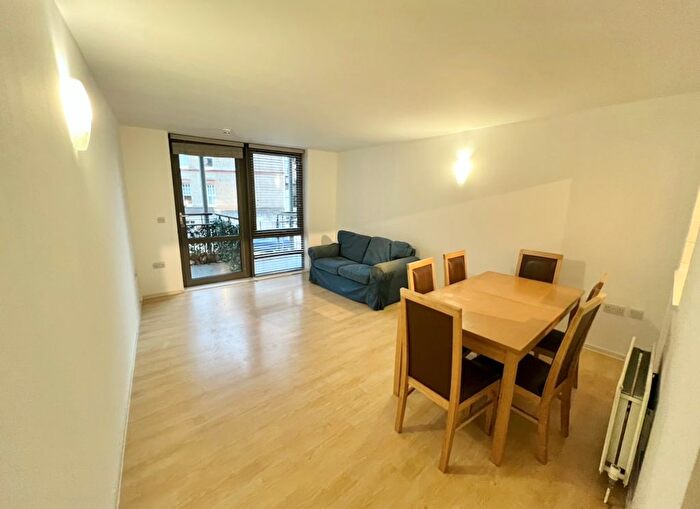 2 Bedroom Flat To Rent In Ashfield Court, Clapham Road (Clapham/Stockwell Borders), London, SW4