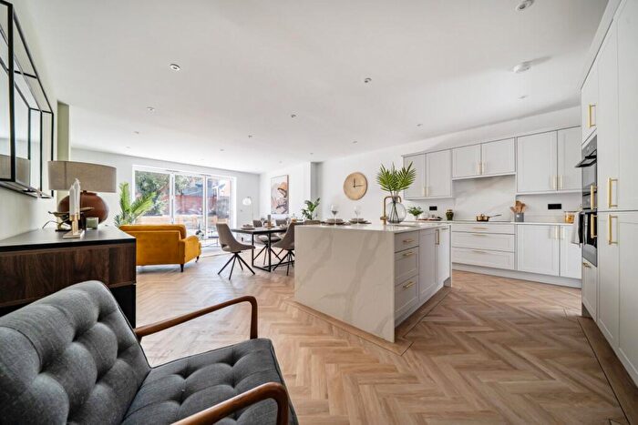 4 Bedroom Semi Detached House For Sale In Sandford Road, Bromley, Kent, BR2