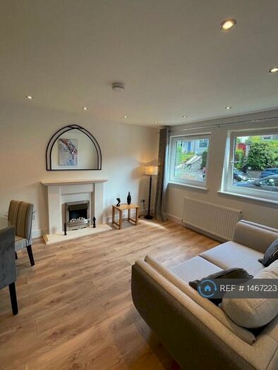 2 Bedroom Flat To Rent In Craighouse Gardens, Edinburgh, EH10