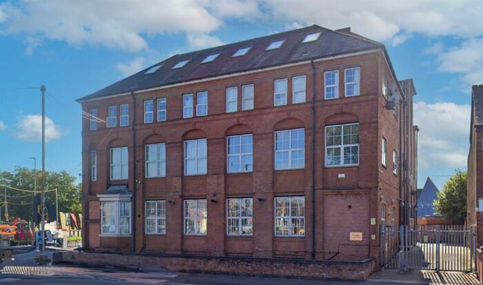 2 Bedroom Flat For Sale In Fosse Road North, Leicester, Leicestershire, LE3