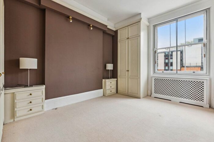 2 Bedroom Flat For Sale In Ennismore Gardens, Knightsbridge, London, SW7