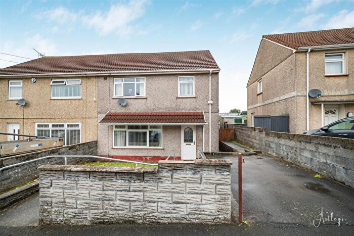3 Bedroom Semi-Detached House For Sale In Prescelli Road, Penlan, Swansea, SA5