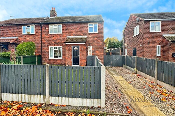 3 Bedroom Semi-Detached House For Sale In Manor Garth, Kellington, Goole, North Yorkshire, DN14