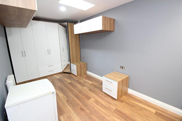 Studio To Rent In The Ridge, Purley, CR8