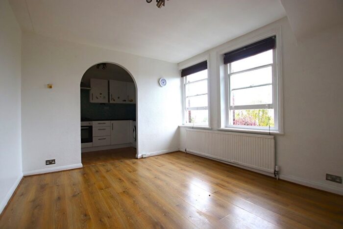 1 Bedroom Flat To Rent In Beulah Hill, London, SE19