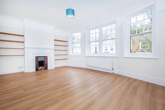 2 Bedroom Flat To Rent In High Street, Teddington, TW11