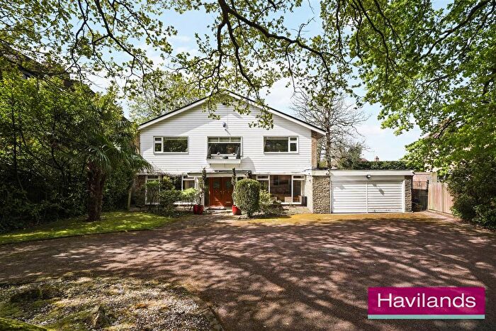 5 Bedroom Detached House For Sale In Cockfosters Road, Cockfosters, Barnet, EN4