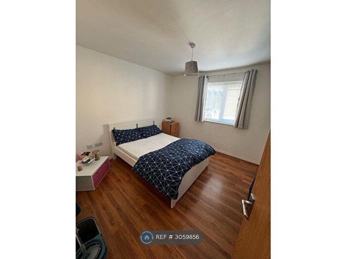 1 Bedroom Flat To Rent In Varcoe Gardens, Hayes, UB3