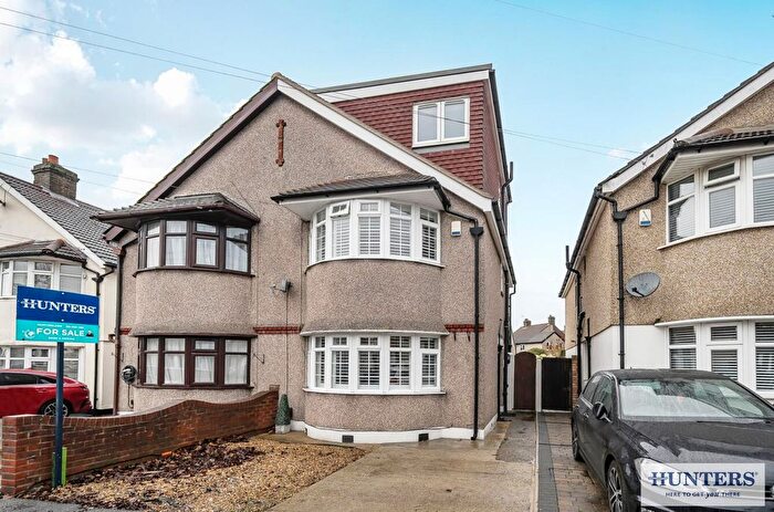 4 Bedroom Semi Detached House For Sale In Brixham Road, Welling, DA16