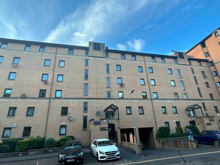 2 Bedroom Flat To Rent In Parsonage Square, Merchant City, Glasgow, G4