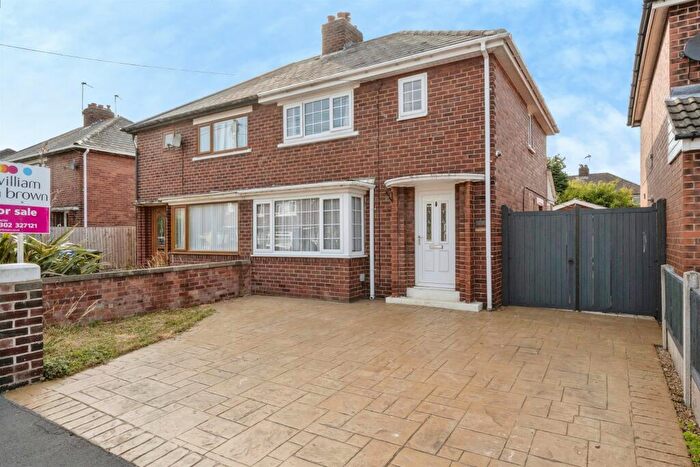 3 Bedroom Semi-Detached House For Sale In Churchill Avenue, Off York Road, Doncaster, DN5