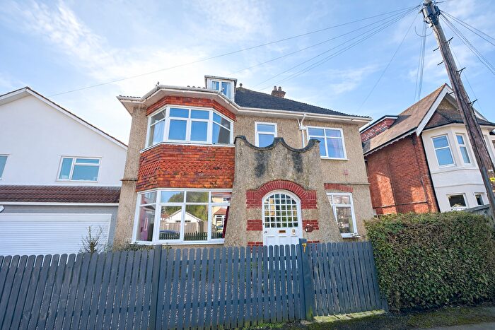 6 Bedroom Detached House For Sale In Queens Park Road, Queens Park, Bournemouth, BH8