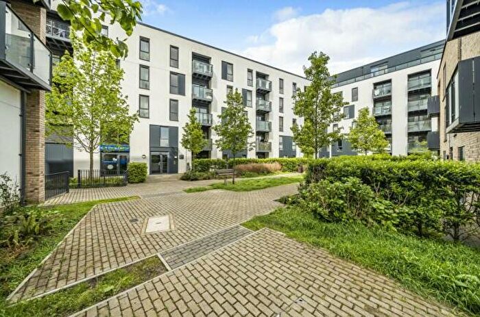 2 Bedroom Apartment To Rent In Addlestone, Surrey, KT15