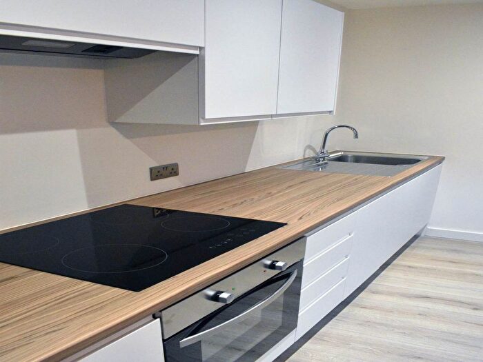2 Bedroom Flat For Sale In Cape Street, Bradford, BD1