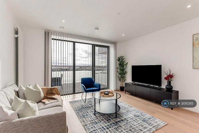 2 Bedroom Flat To Rent In Cable Street, London, E16