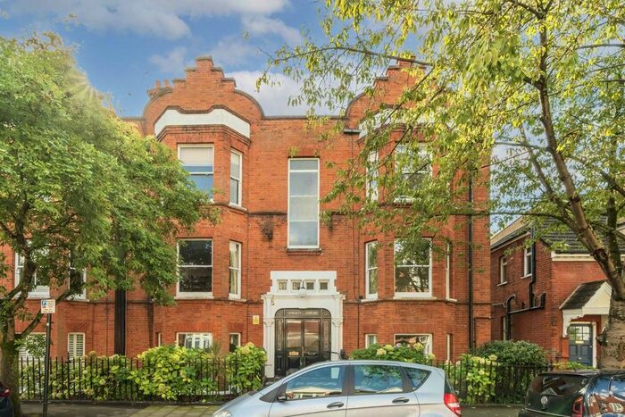 3 Bedroom Flat To Rent In Flanders Road, London, W4