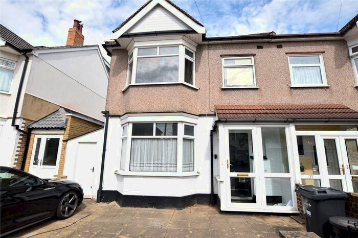 3 Bedroom End Of Terrace House To Rent In Belfairs Drive, Chadwell Heath, Romford, Essex, RM6