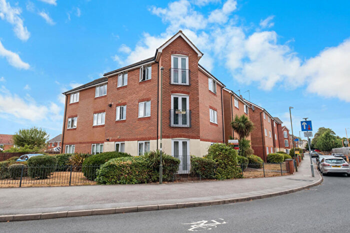 2 Bedroom Flat For Sale In Garrington Road, Bromsgrove, B60