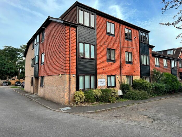 1 Bedroom Flat To Rent In Laleham Road, Staines-Upon-Thames, TW18