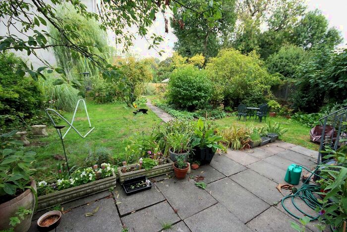 2 Bedroom Flat To Rent In Mildmay Park, Islington, London, N1