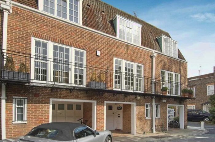 2 Bedroom Property To Rent In Abbotsbury Close, Holland Park, W14