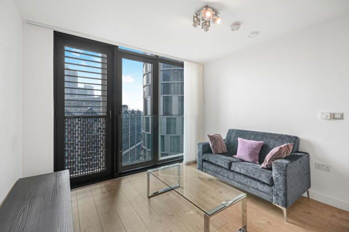 1 Bedroom Flat To Rent In Stratosphere Tower, Stratford, E15